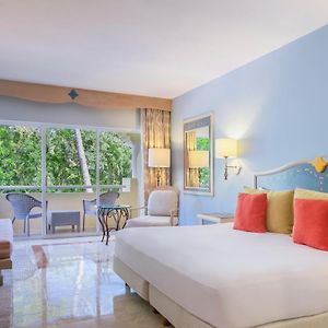 Premium Near Pool